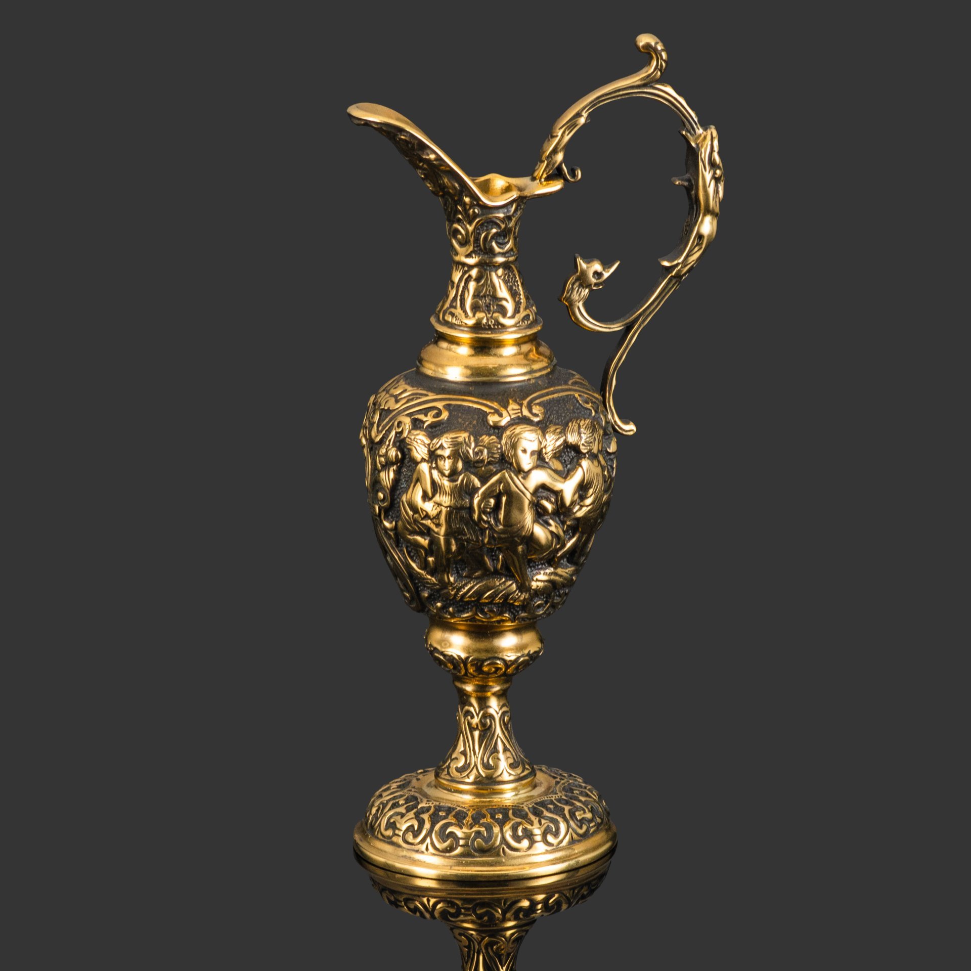 Декоративная ваза