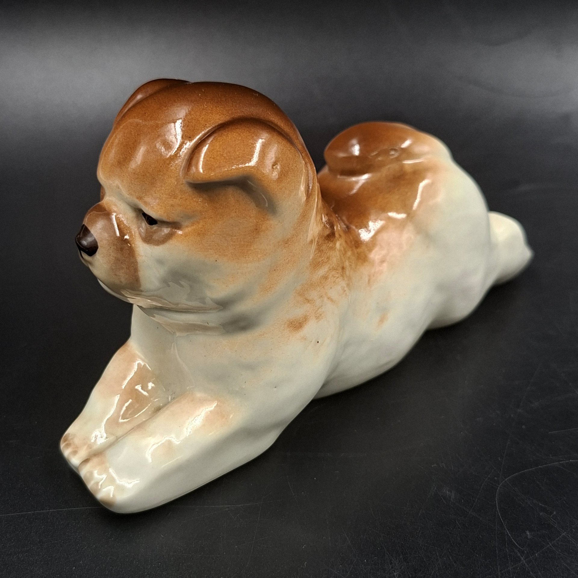 Статуэтка "Чау-чау", скульптор П.П. Веселов, фарфор, аэрография, Ленинградский фарфоровый завод (ЛФЗ), СССР, 1970-1990 гг.