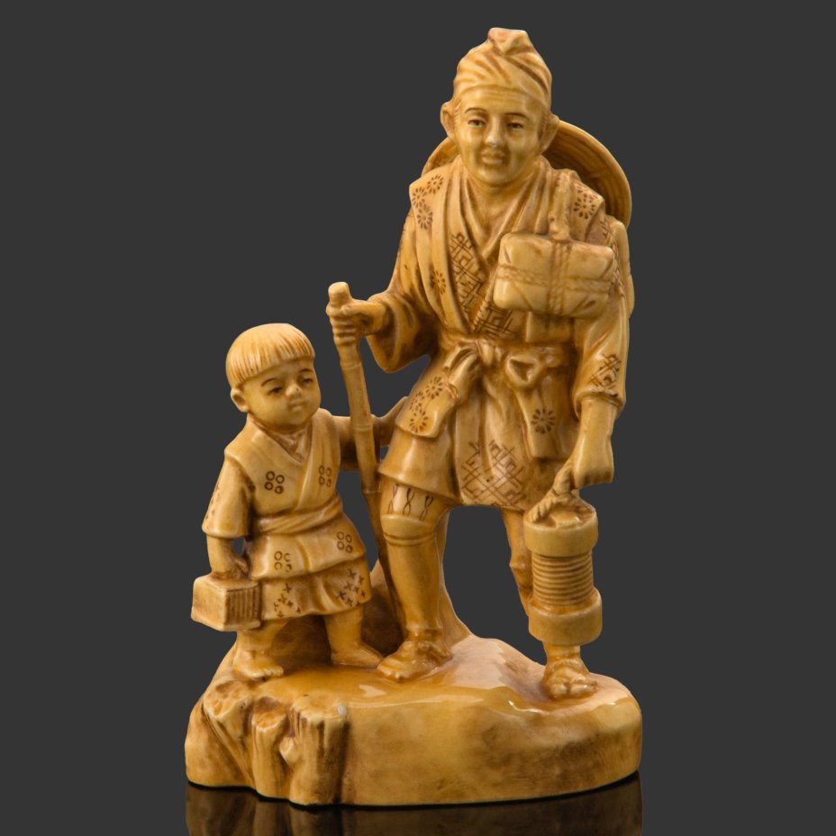 Статуэтка "Дед с внуком", фаянс, роспись, Япония, 1920-1950 гг.
