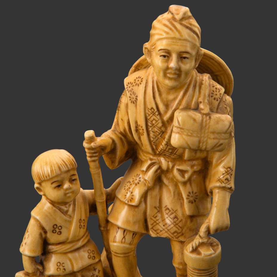 Статуэтка "Дед с внуком", фаянс, роспись, Япония, 1920-1950 гг.
