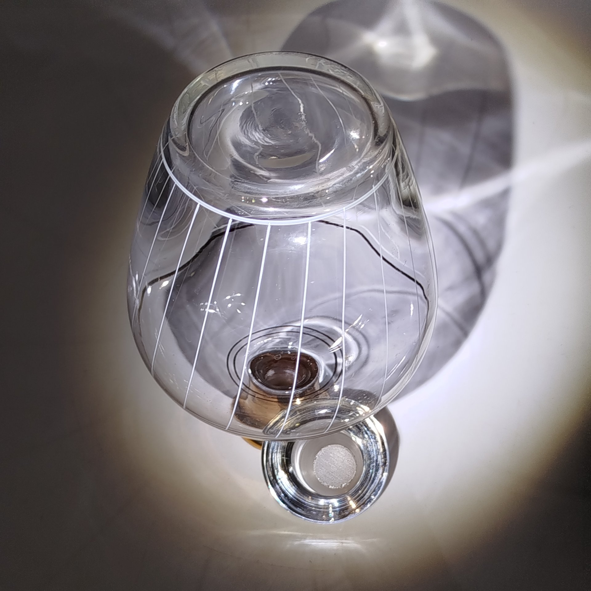 Штоф с декором в полоску белого цвета