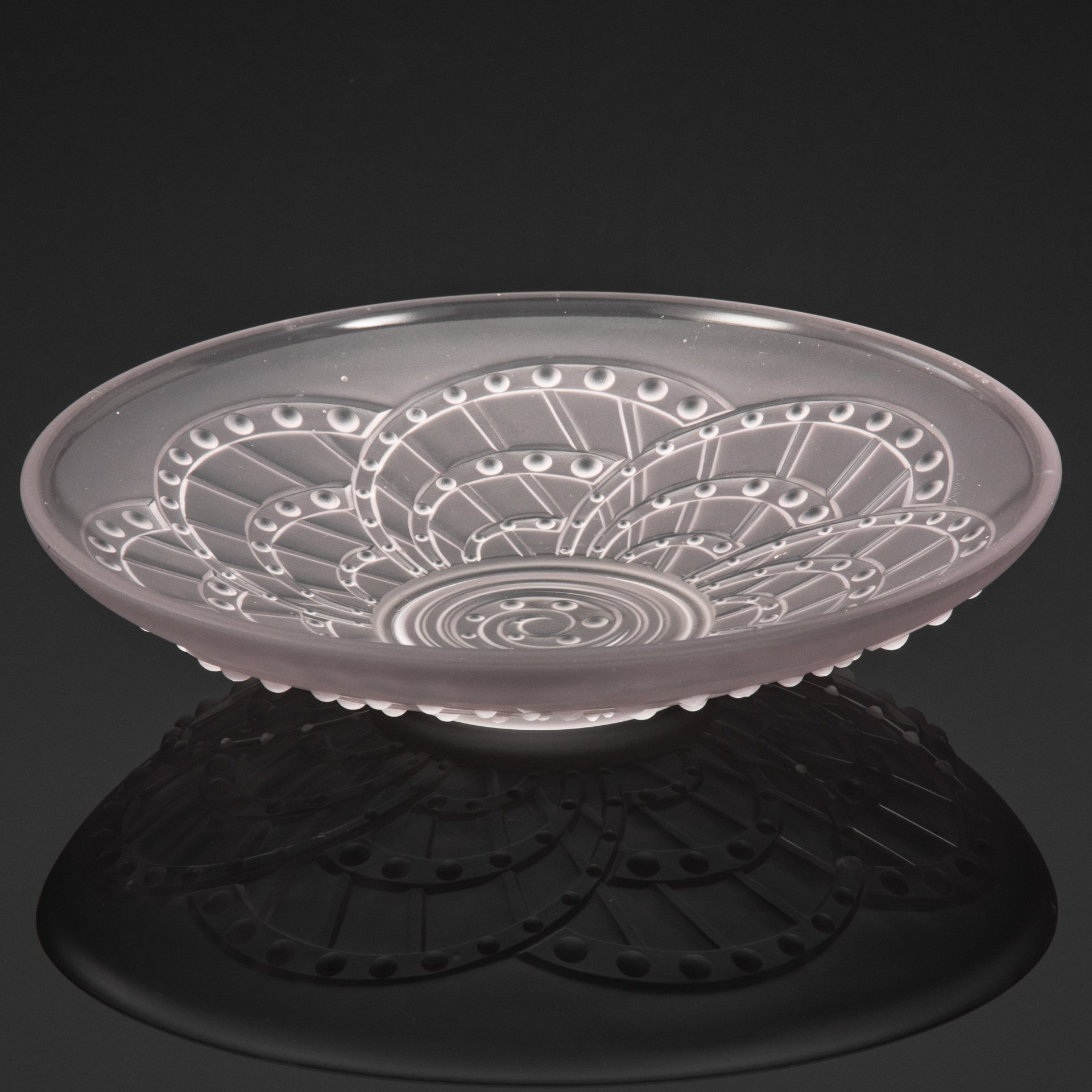 Блюдо "Цветок" в стиле Art Deco, автор Jacques Landier, стекло, пресс, Франция, 1920-1940 гг.