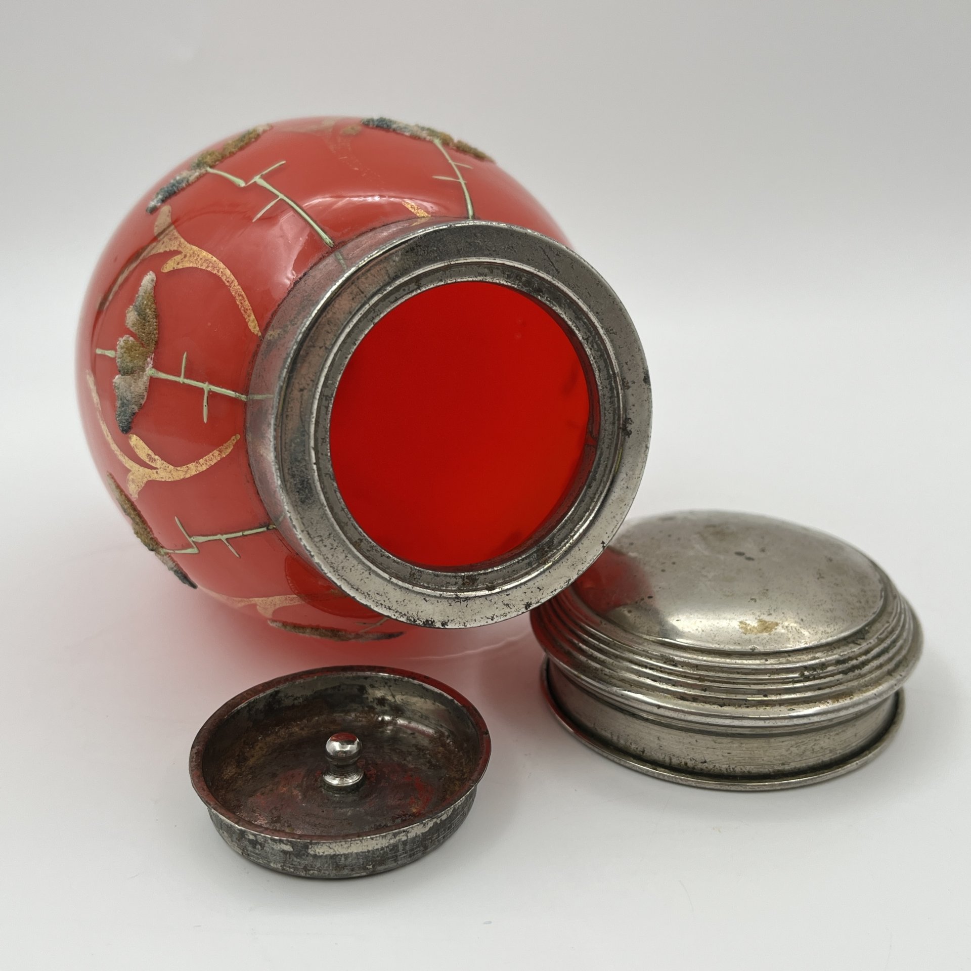 Чайница красного цвета с цветочным декором (винтаж), стекло, роспись, сплав металлов, СССР, 1930-1950 гг.