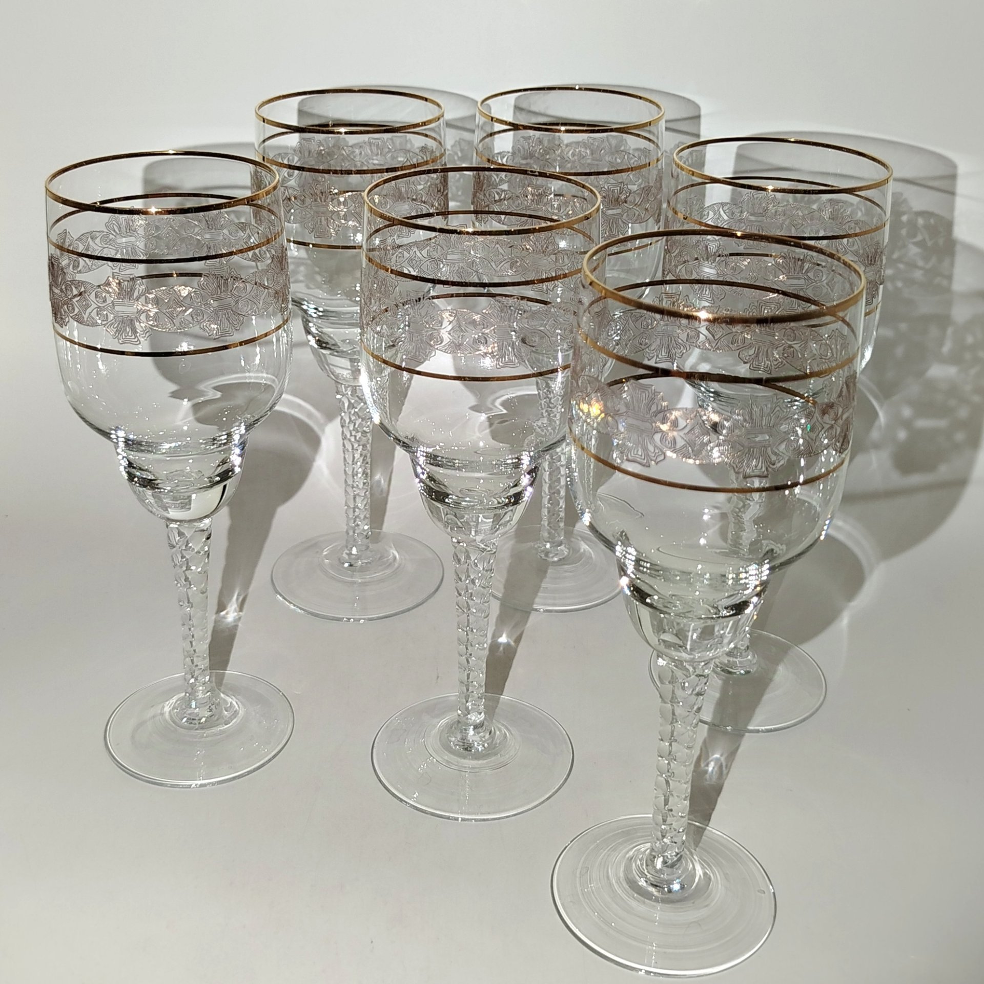 Набор из 6 бокалов для вина, с витыми ножками и орнаментальным декором, хрусталь, гравировка, золочение, Западная Европа, 1970-1980 гг.