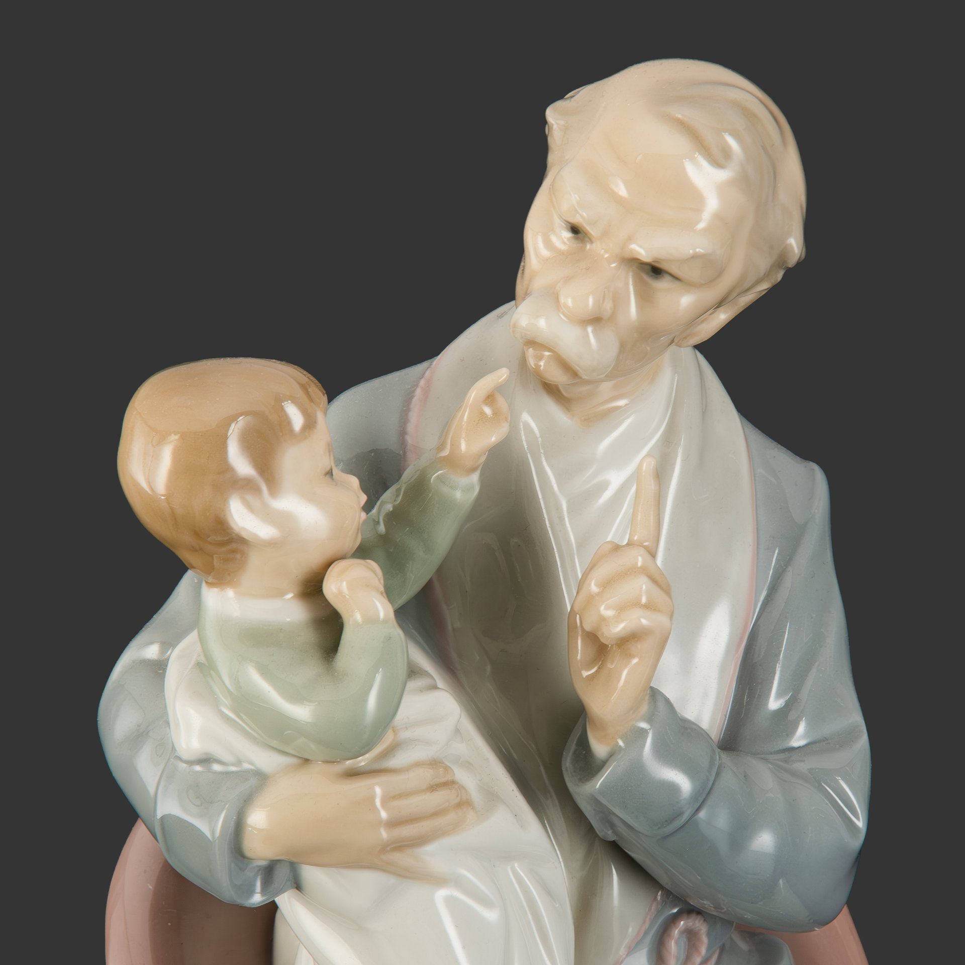 Статуэтка "Не шали, внучок!", Lladro