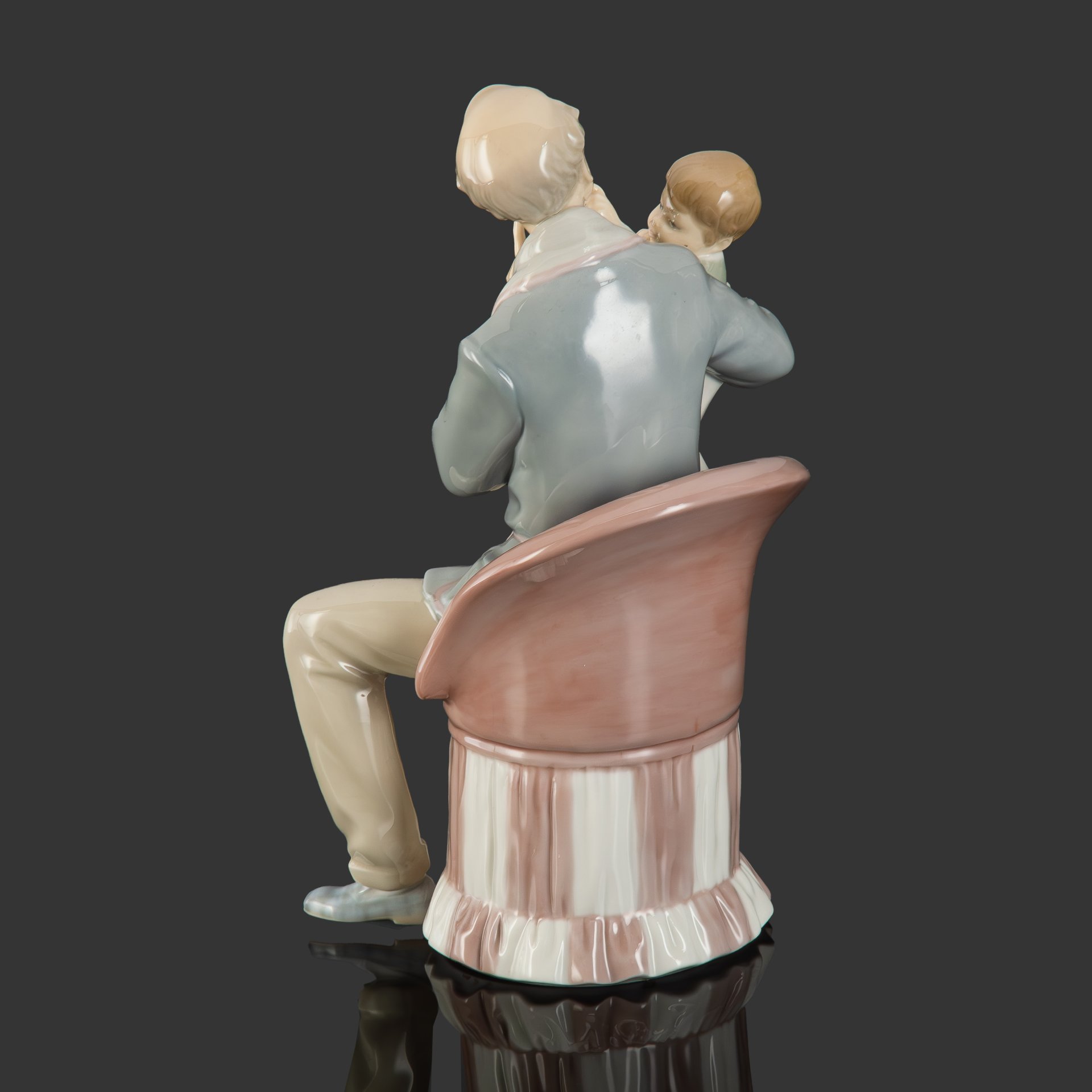 Статуэтка "Не шали, внучок!", Lladro