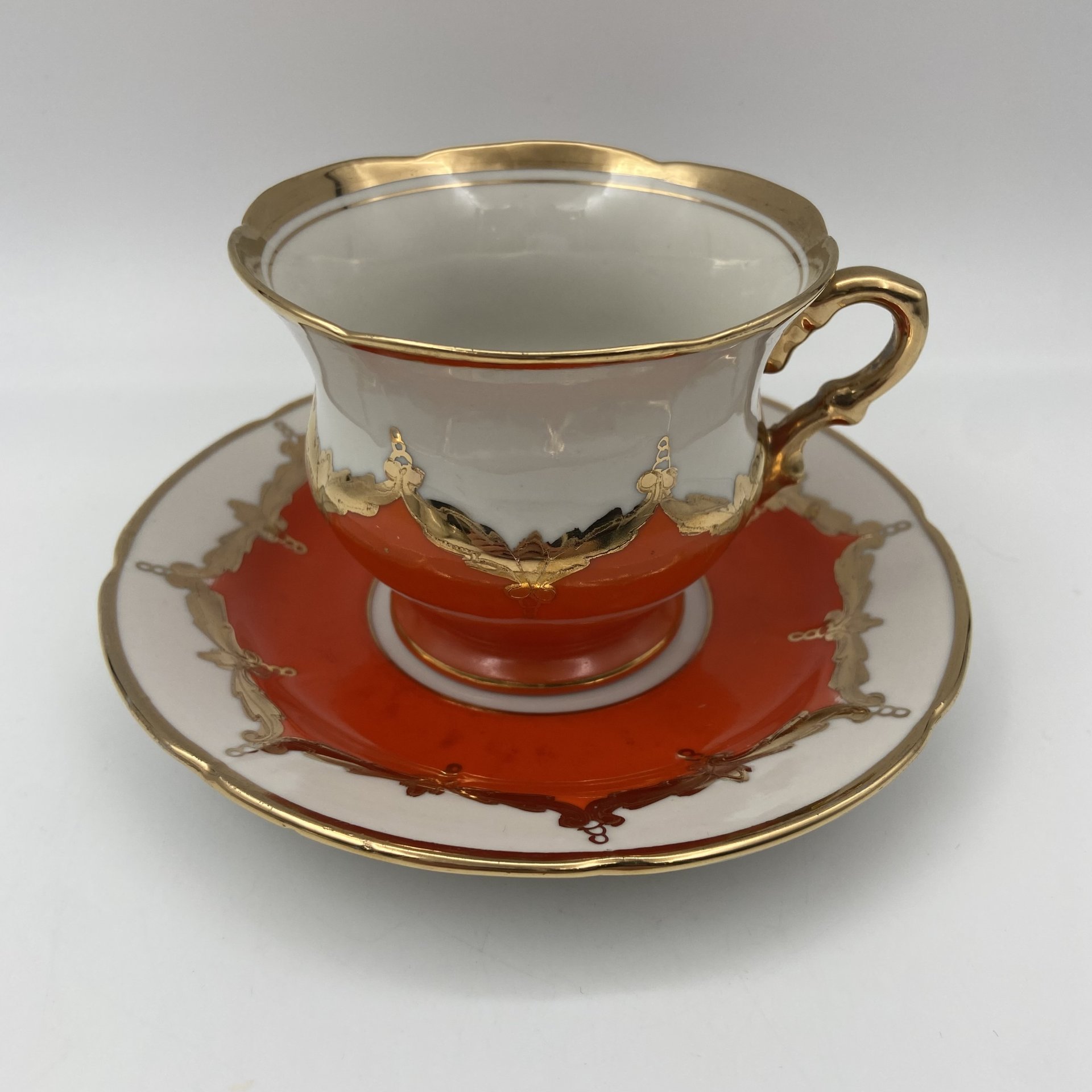 Пара чайная "Красный бутон", фарфор, крытье, золочение, Барановский фарфоровый завод, СССР, 1960-1969 гг.