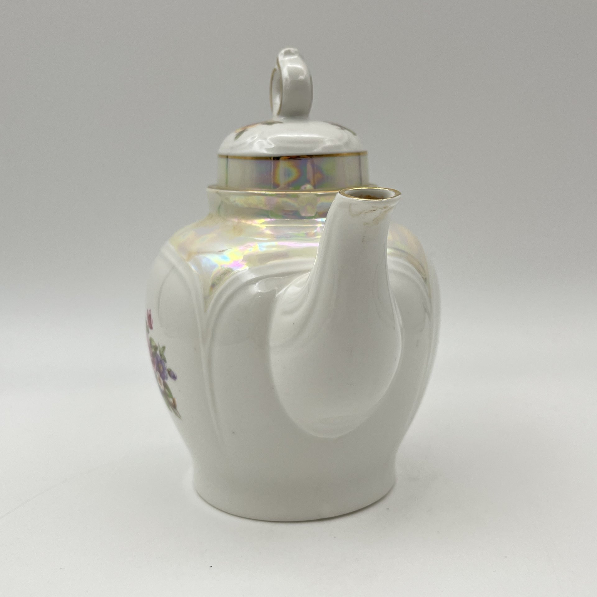 Чайник заварочный, украшенный цветочным декором, фарфор, деколь, люстр, золочение, Spezial Eisenberg Porzellan (SEP), ГДР, 1960-1980 гг.