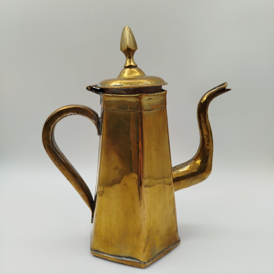 Кофейник граненой формы, латунь, лужение оловом, Западная Европа, 1930-1960 гг.