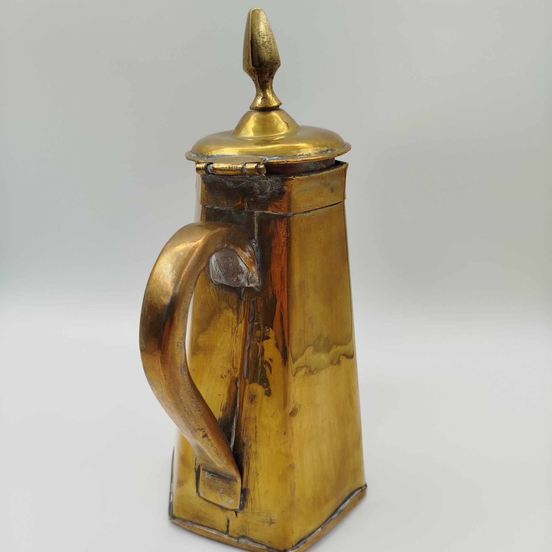 Кофейник граненой формы, латунь, лужение оловом, Западная Европа, 1930-1960 гг.