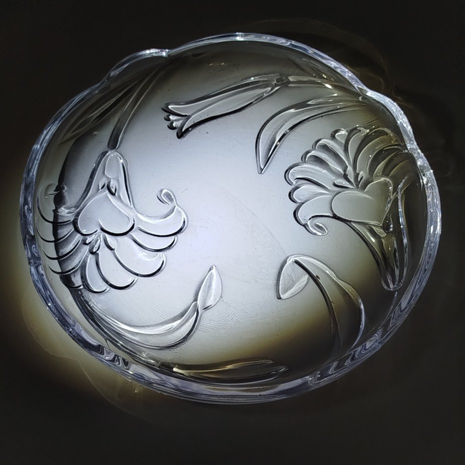 Блюдо сервировочное (конфетница) с рельефным цветочным декором, стекло, пресс, Soga Glass, Япония, 2000-2010 гг.