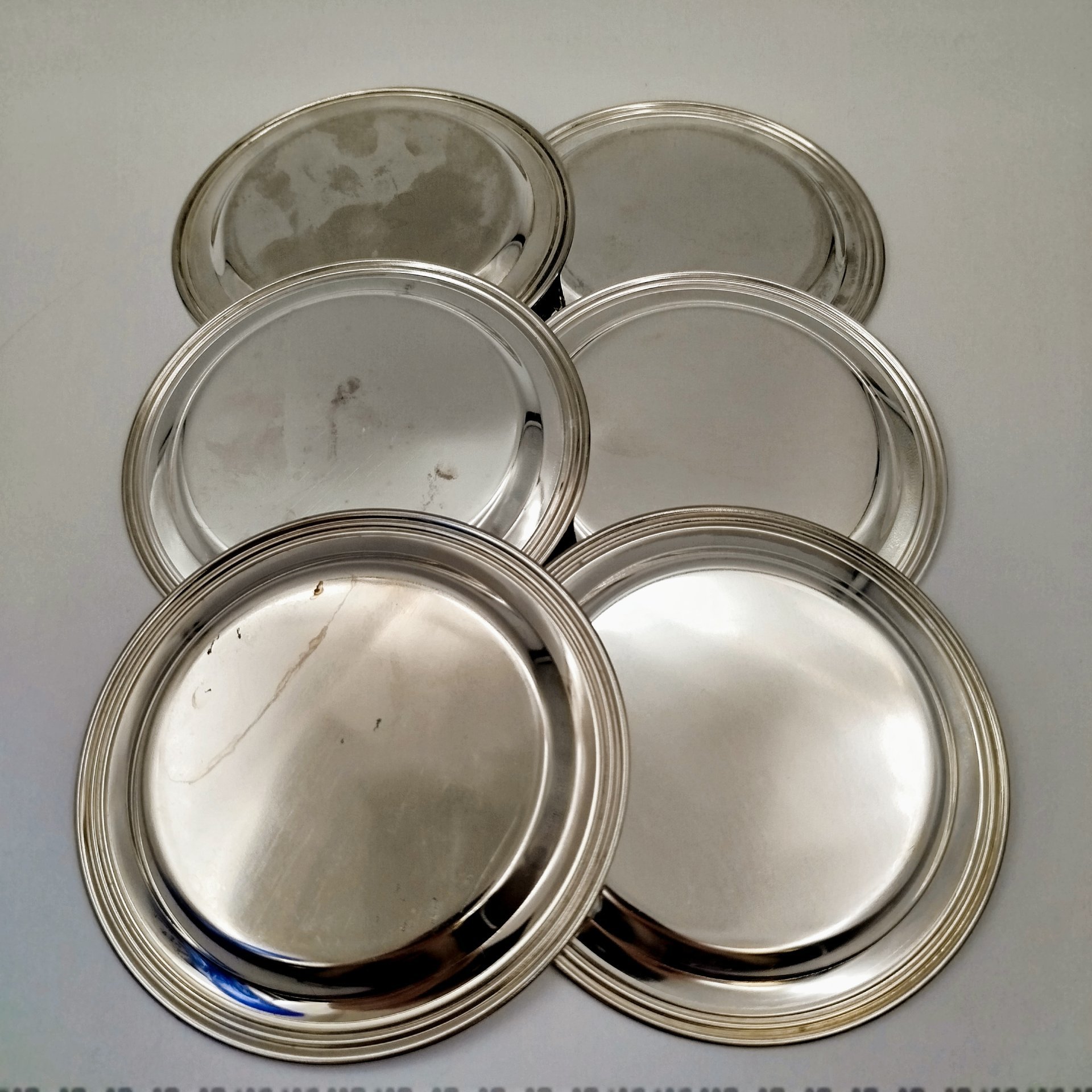 Набор из шести блюдец (розеток) с лаконичным декором, металл, серебрение, Европа, 1970-2000 гг.