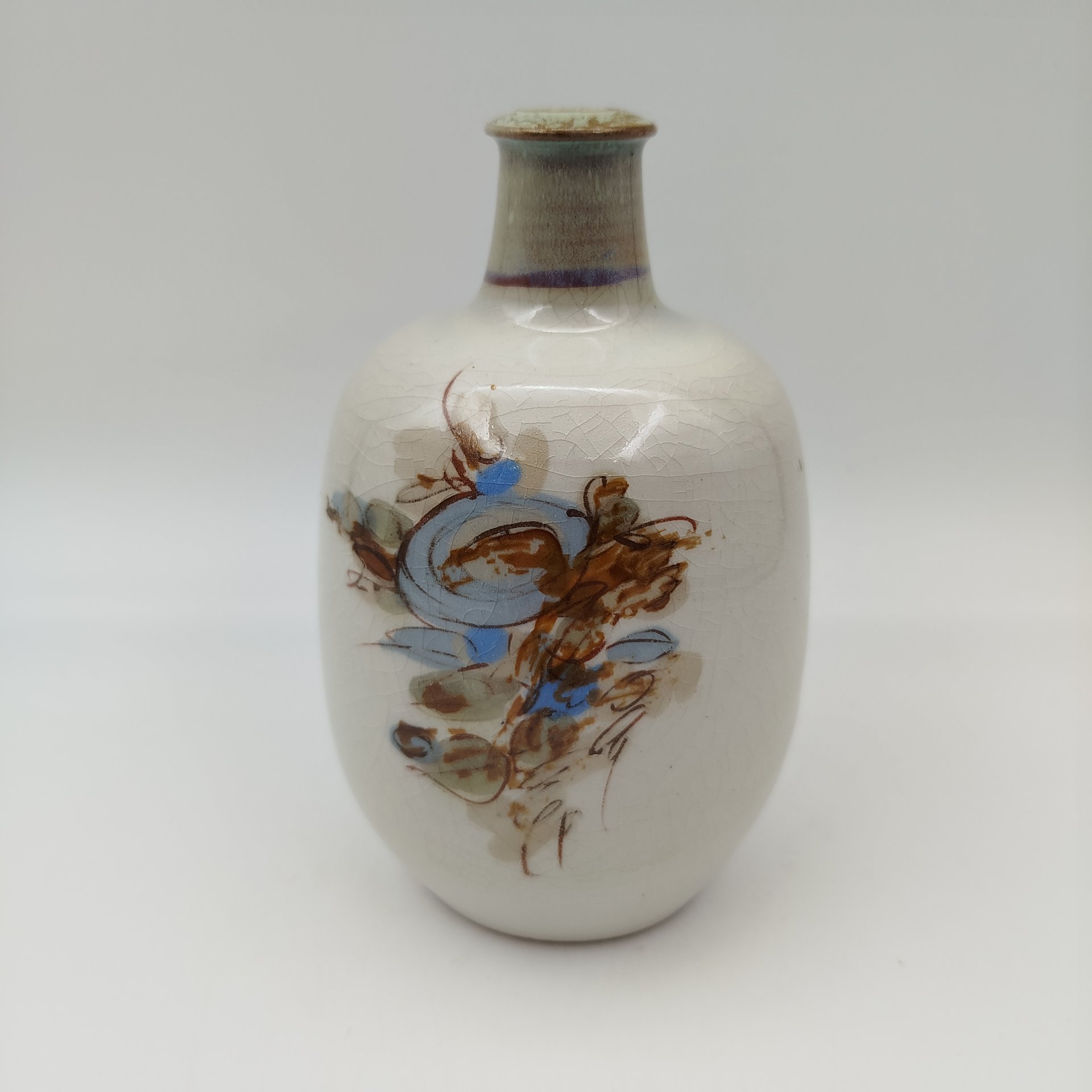 Ваза миниатюрная с изображением цветов, автор Петерис Лаксис (Pēteris Laksis), керамика, роспись, Латвия, 1970-1990 гг.