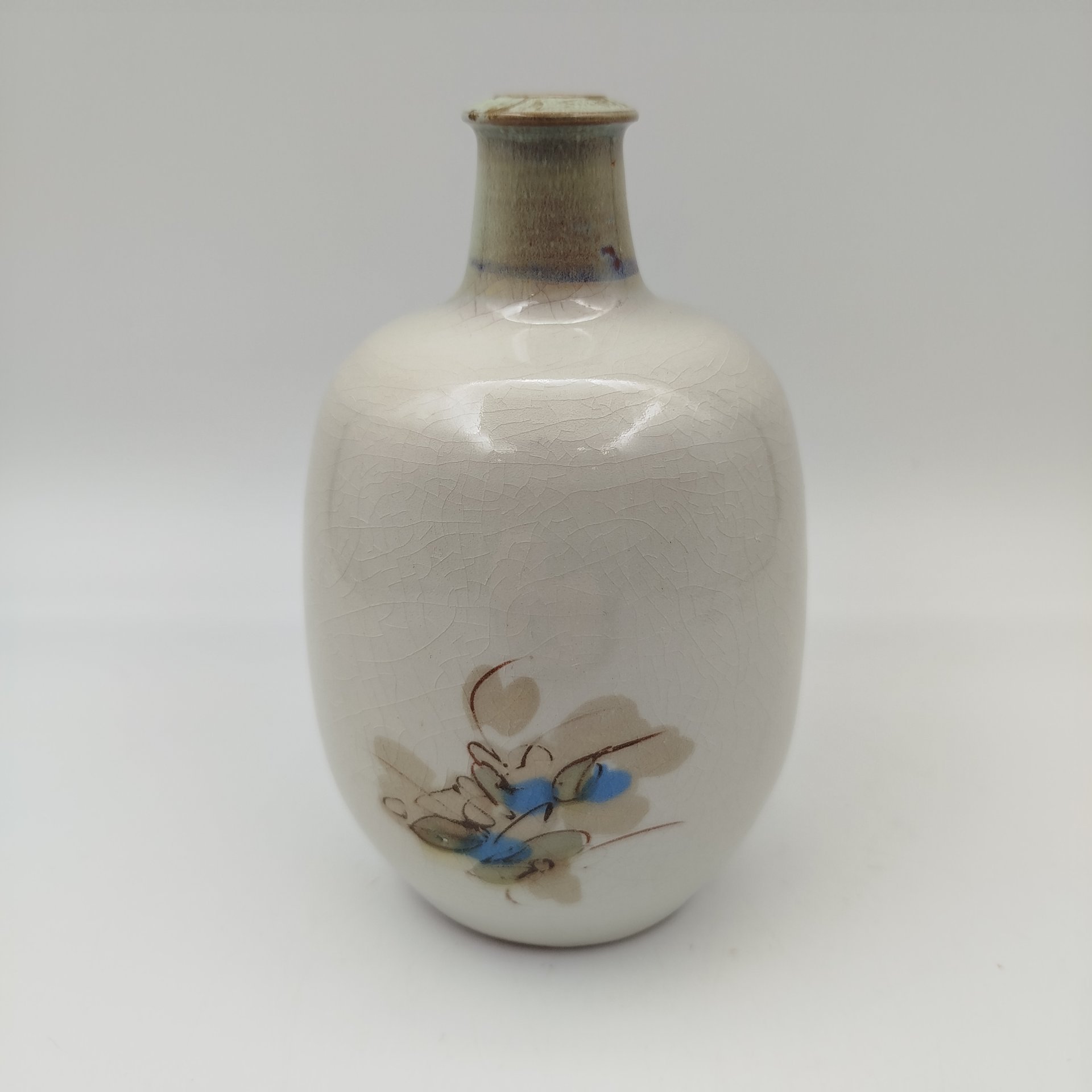 Ваза миниатюрная с изображением цветов, автор Петерис Лаксис (Pēteris Laksis), керамика, роспись, Латвия, 1970-1990 гг.