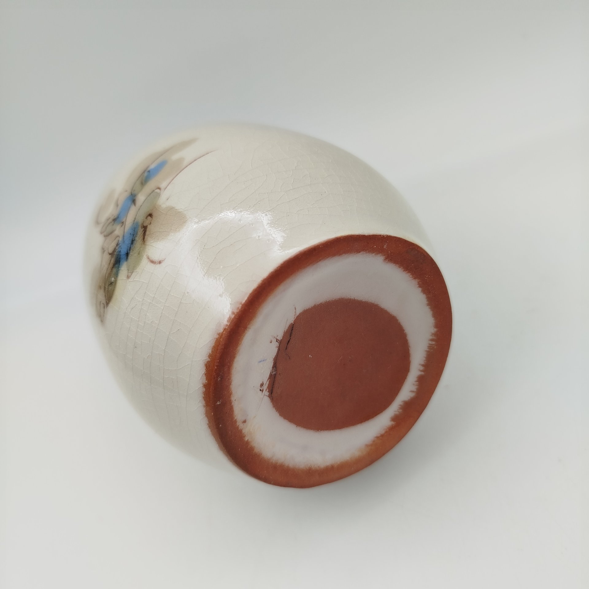 Ваза миниатюрная с изображением цветов, автор Петерис Лаксис (Pēteris Laksis), керамика, роспись, Латвия, 1970-1990 гг.