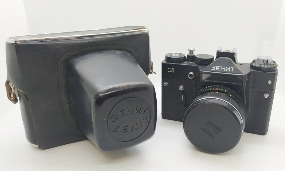 Фотоаппарат "Зенит-11" с объективом "Гелиос-44М-4", в родном кофре, Красногорский механический завод (КМЗ)