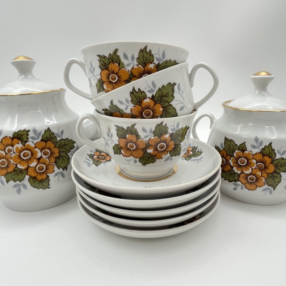 Сервиз чайно-кофейный на 5 персон (13 предметов)с цветочным декором, фарфор, деколь, золочение, Рижский фарфорово-фаянсовый завод, СССР, 1970-1980 гг.