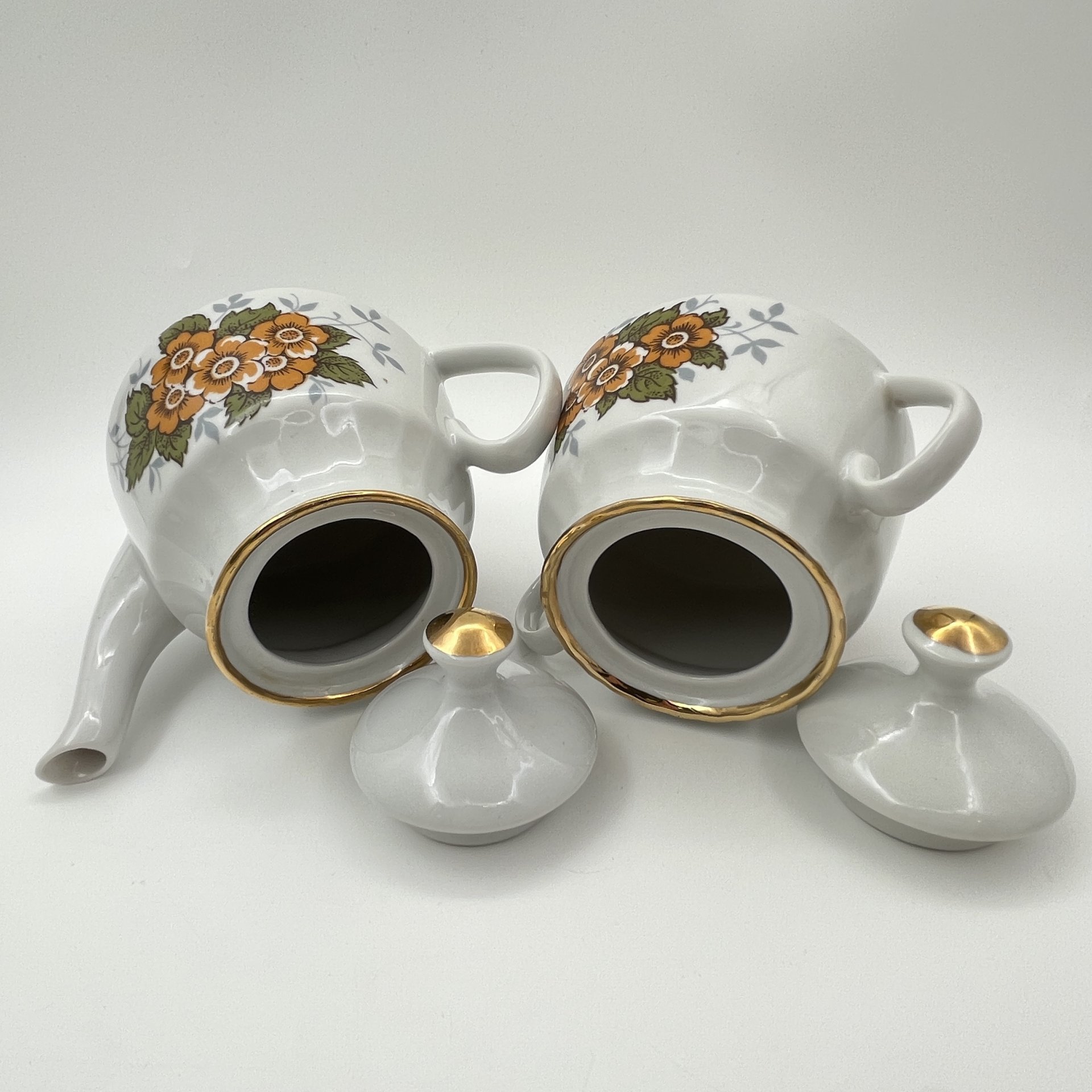 Сервиз чайно-кофейный на 5 персон (13 предметов)с цветочным декором, фарфор, деколь, золочение, Рижский фарфорово-фаянсовый завод, СССР, 1970-1980 гг.