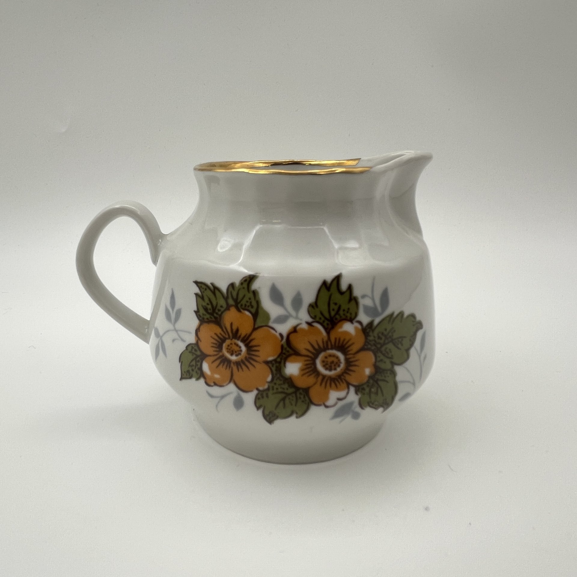 Сервиз чайно-кофейный на 5 персон (13 предметов)с цветочным декором, фарфор, деколь, золочение, Рижский фарфорово-фаянсовый завод, СССР, 1970-1980 гг.