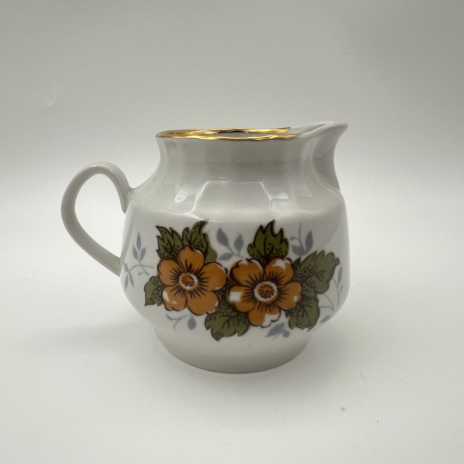 Сервиз чайно-кофейный на 5 персон (13 предметов)с цветочным декором, фарфор, деколь, золочение, Рижский фарфорово-фаянсовый завод, СССР, 1970-1980 гг.