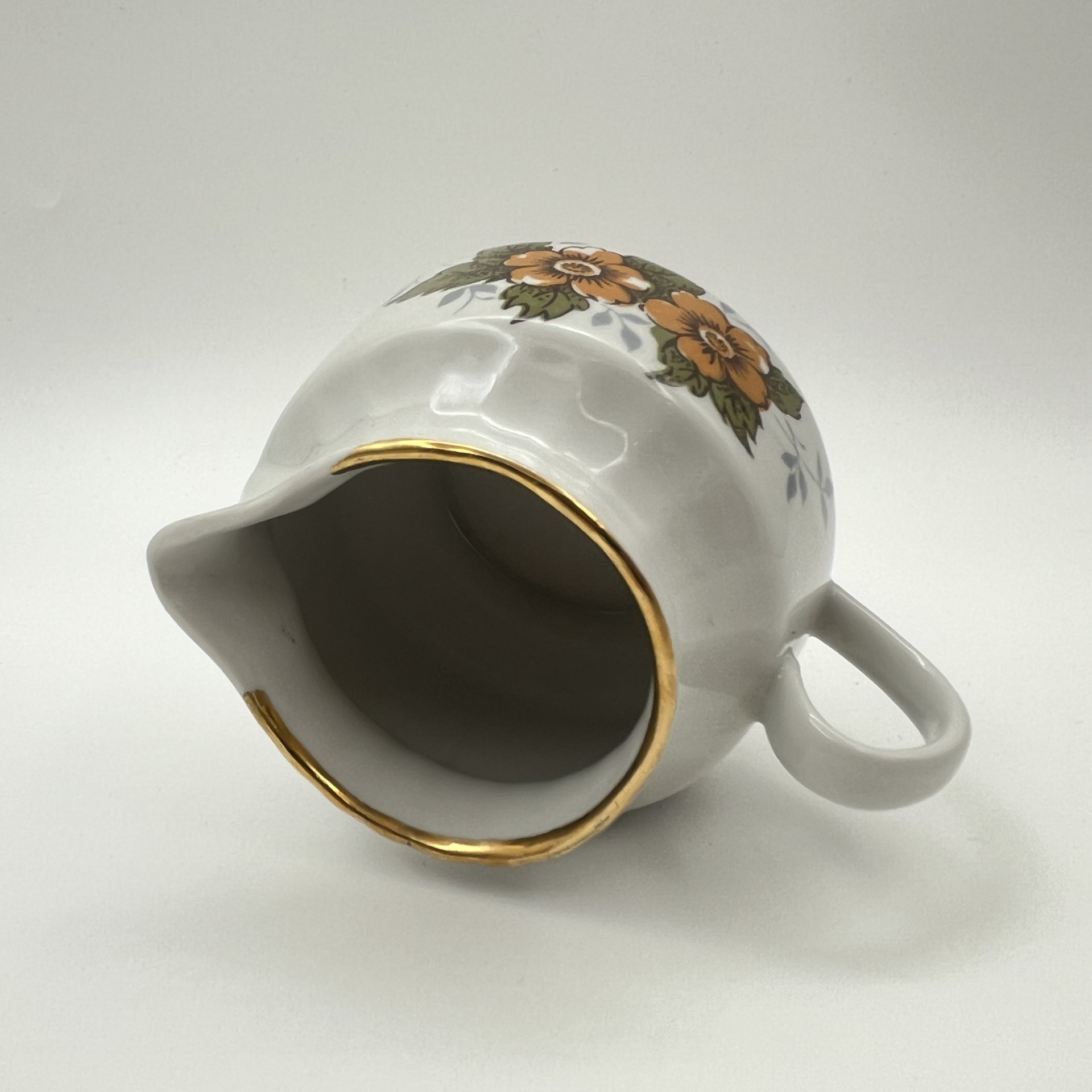 Сервиз чайно-кофейный на 5 персон (13 предметов)с цветочным декором, фарфор, деколь, золочение, Рижский фарфорово-фаянсовый завод, СССР, 1970-1980 гг.