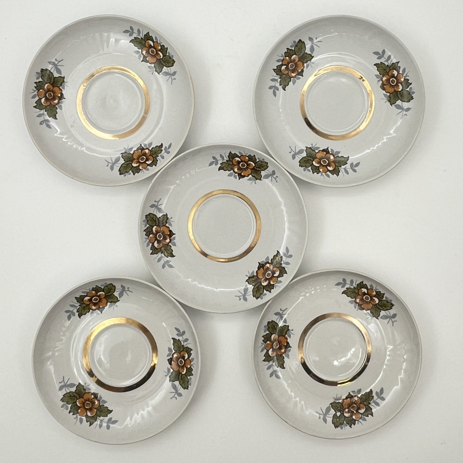 Сервиз чайно-кофейный на 5 персон (13 предметов)с цветочным декором, фарфор, деколь, золочение, Рижский фарфорово-фаянсовый завод, СССР, 1970-1980 гг.