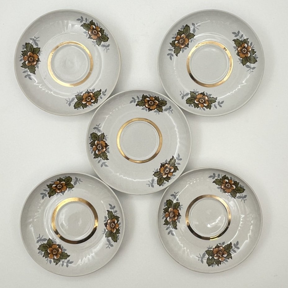 Сервиз чайно-кофейный на 5 персон (13 предметов)с цветочным декором, фарфор, деколь, золочение, Рижский фарфорово-фаянсовый завод, СССР, 1970-1980 гг.