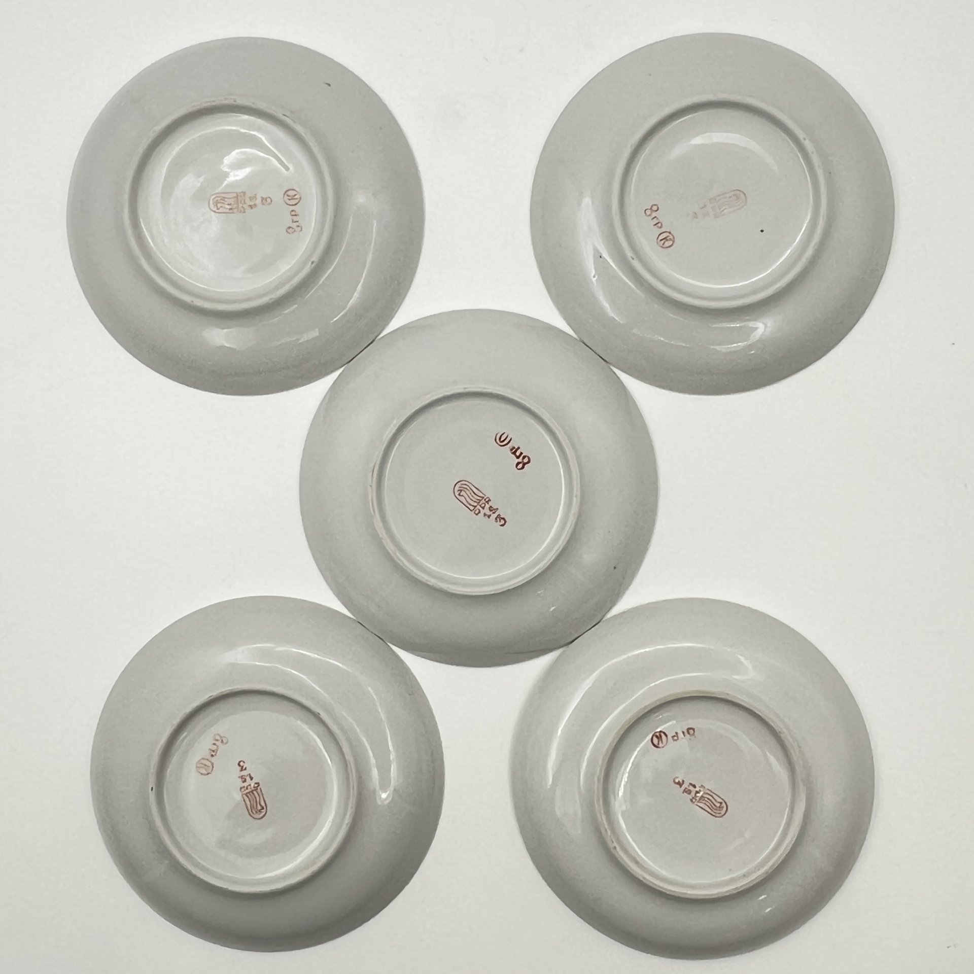 Сервиз чайно-кофейный на 5 персон (13 предметов)с цветочным декором, фарфор, деколь, золочение, Рижский фарфорово-фаянсовый завод, СССР, 1970-1980 гг.