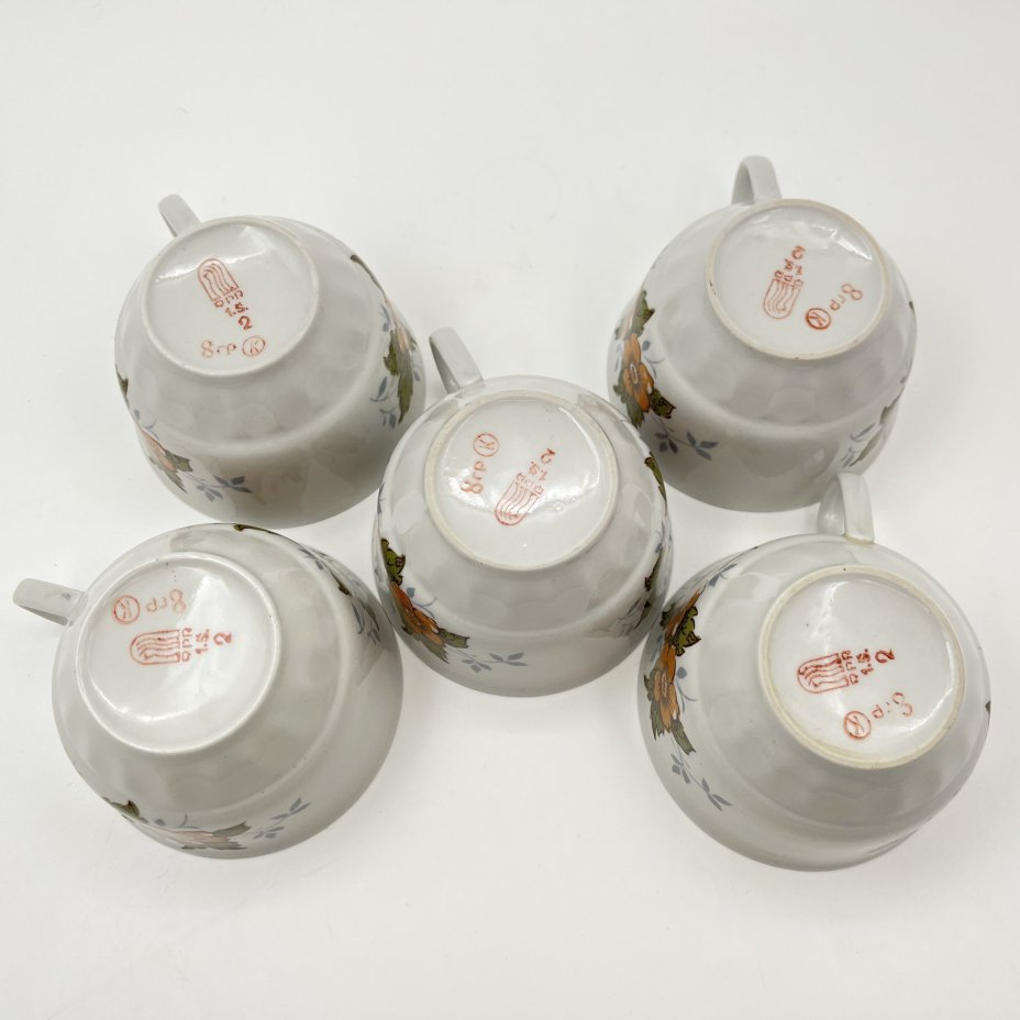 Сервиз чайно-кофейный на 5 персон (13 предметов)с цветочным декором, фарфор, деколь, золочение, Рижский фарфорово-фаянсовый завод, СССР, 1970-1980 гг.