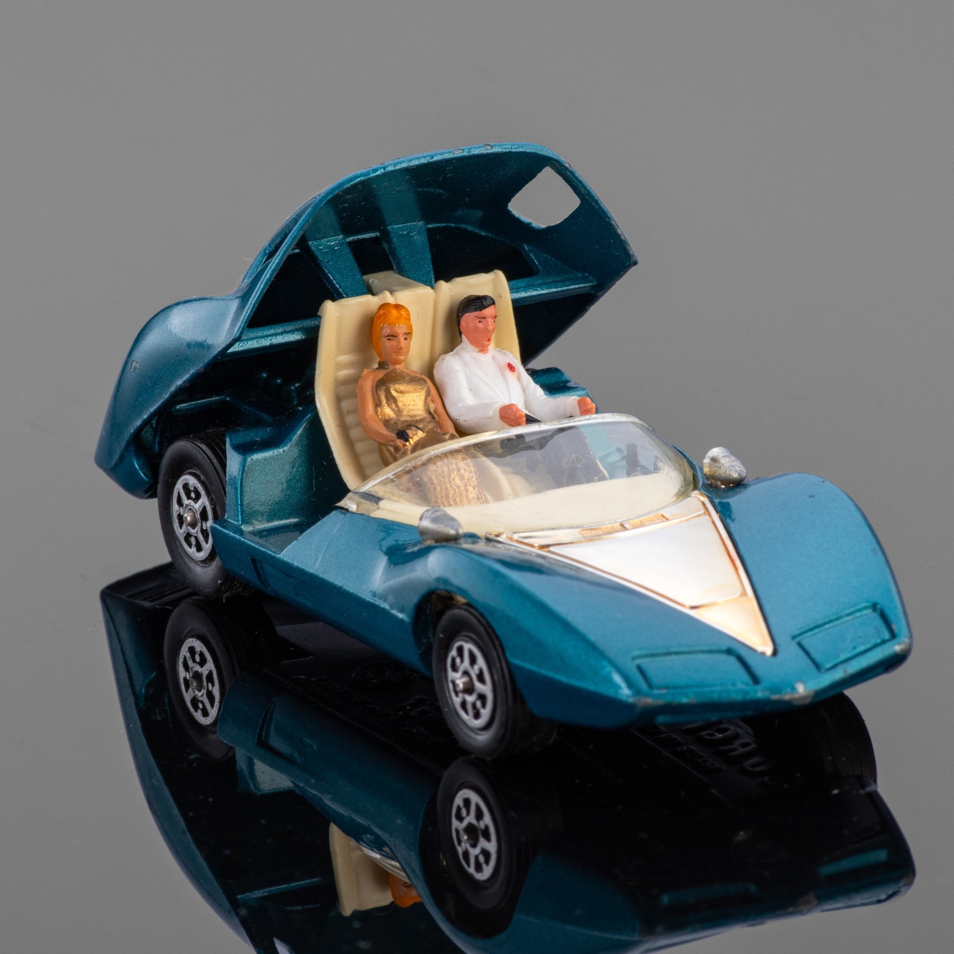 Модель автомобиля  Chevrolet Astro 1 в оригинальной коробке (масштаб 1:43), из серии Corgi toys 347 , The Mettoy Company Ltd