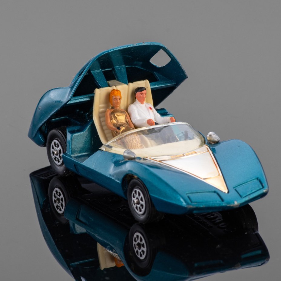 Модель автомобиля  Chevrolet Astro 1 в оригинальной коробке (масштаб 1:43), из серии Corgi toys 347 , The Mettoy Company Ltd