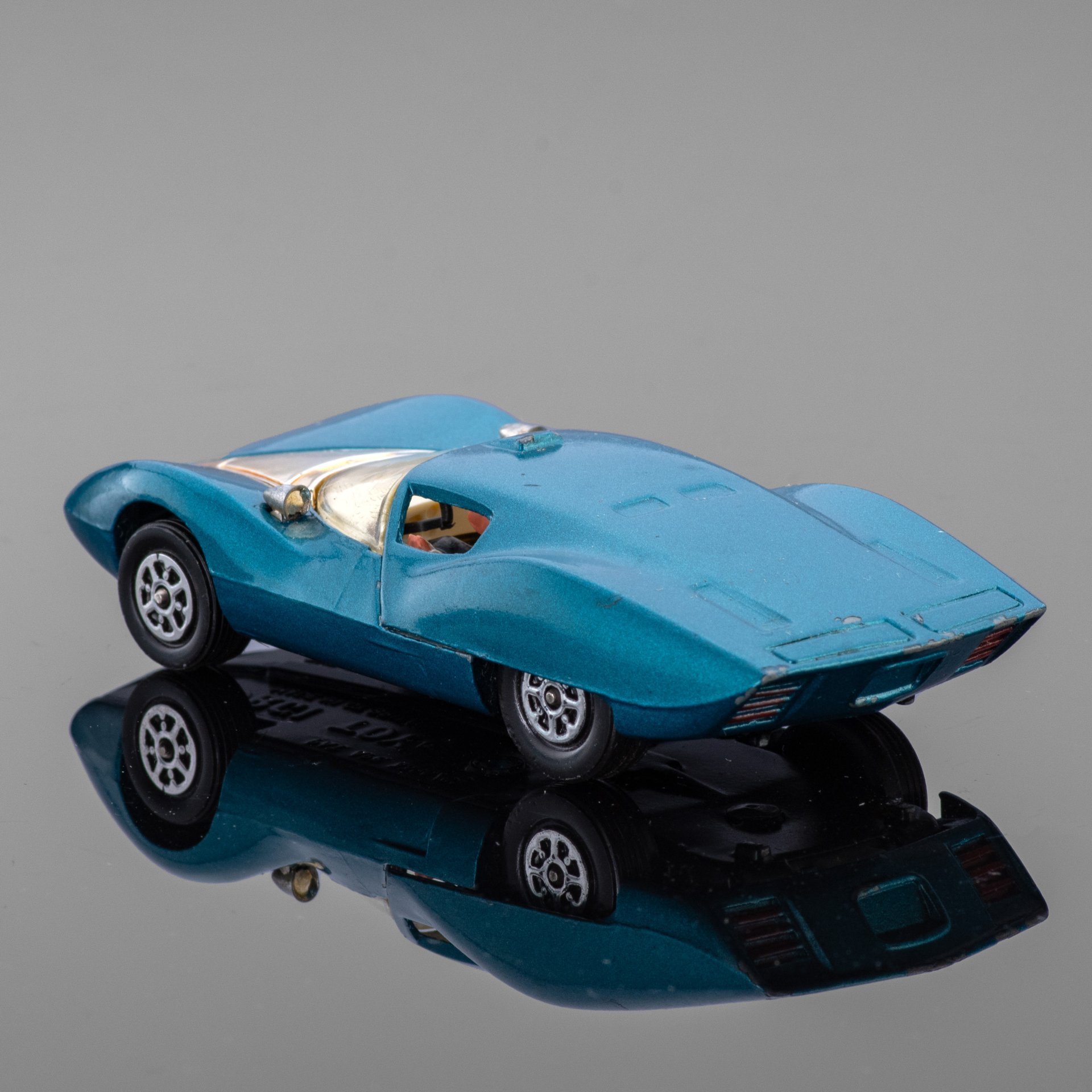 Модель автомобиля  Chevrolet Astro 1 в оригинальной коробке (масштаб 1:43), из серии Corgi toys 347 , The Mettoy Company Ltd