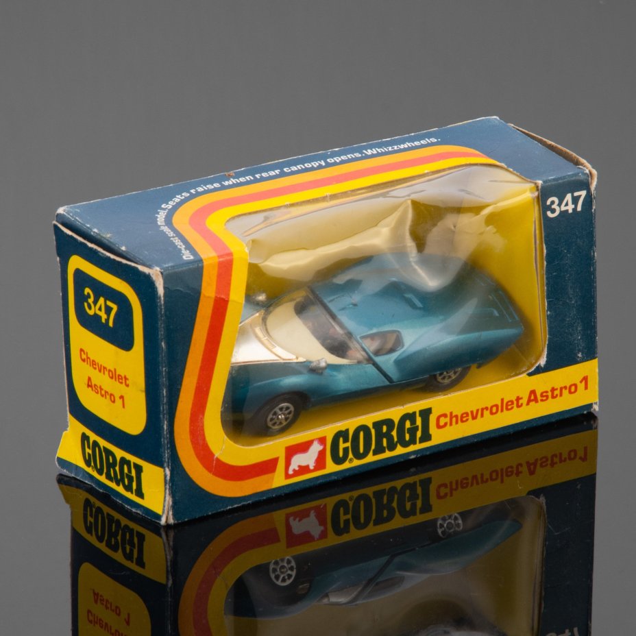 Модель автомобиля  Chevrolet Astro 1 в оригинальной коробке (масштаб 1:43), из серии Corgi toys 347 , The Mettoy Company Ltd
