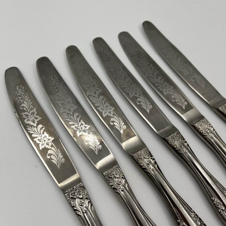Набор из 6 столовых ножей, украшенных растительным декором, нержавеющая сталь, Павловский завод художественных металлоизделий им. С.М. Кирова