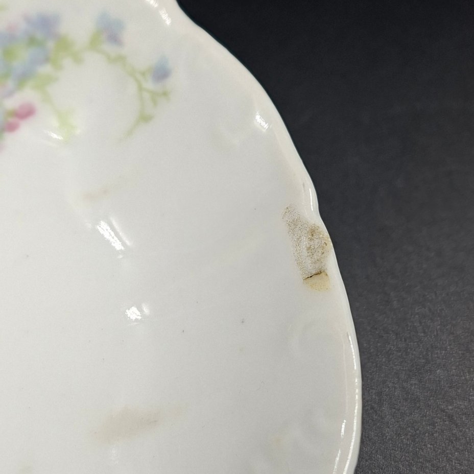 Блюдце с цветочным декором, фарфор, деколь, Фабрика князя Друцкого-Любецкого в Цмелеве, Российская империя, 1888-1917 гг.