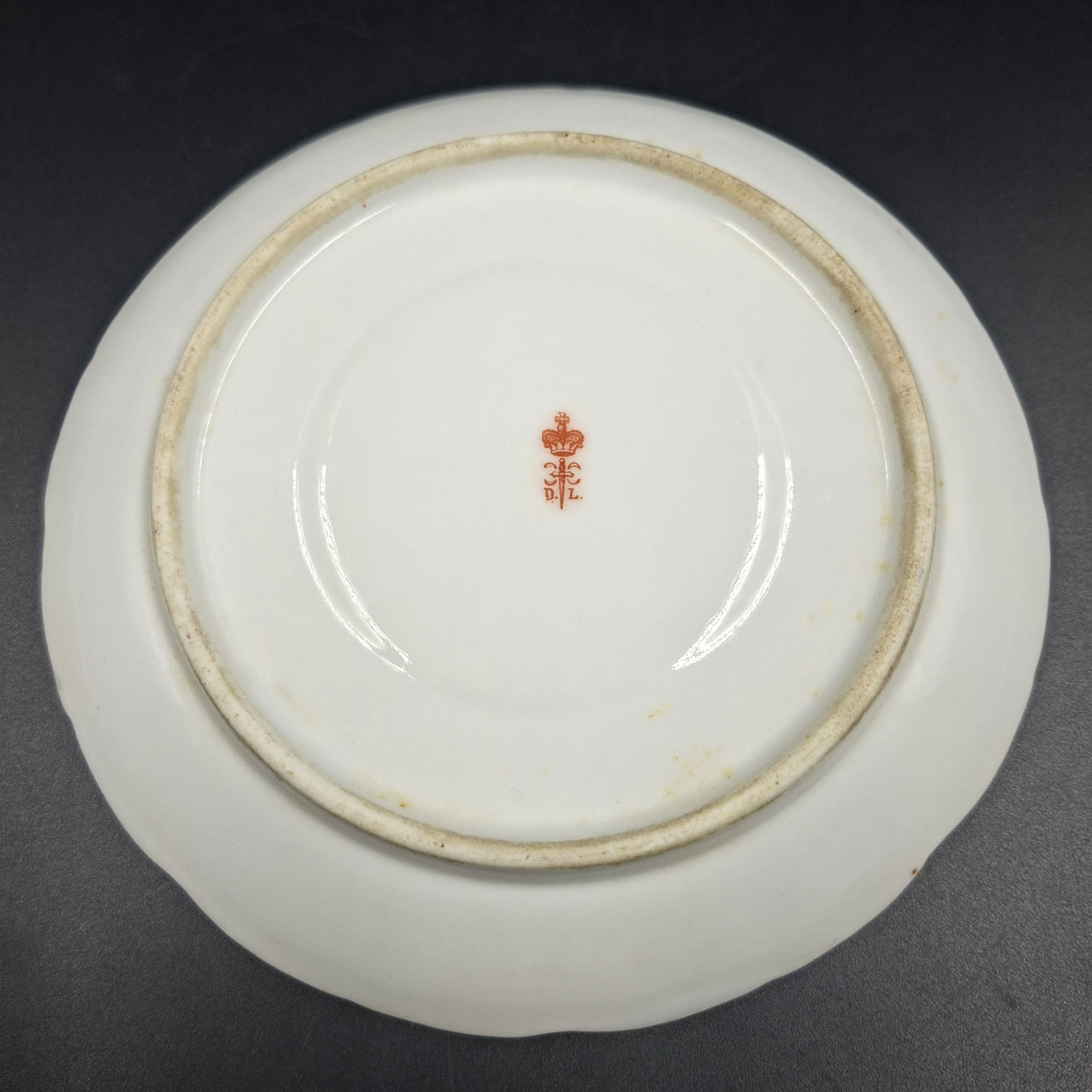 Блюдце с цветочным декором, фарфор, деколь, Фабрика князя Друцкого-Любецкого в Цмелеве, Российская империя, 1888-1917 гг.