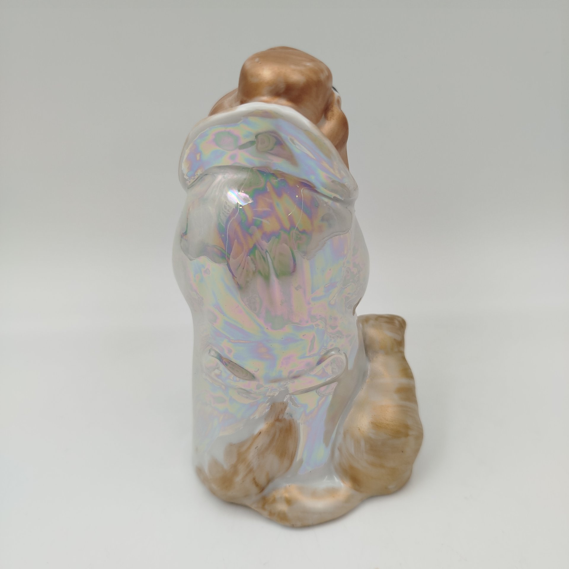 Статуэтка "Сторож с котом", фарфор, роспись, люстр, золочение, Дулевский фарфоровый завод (Дулёво), Российская Федерация, 2005 г.