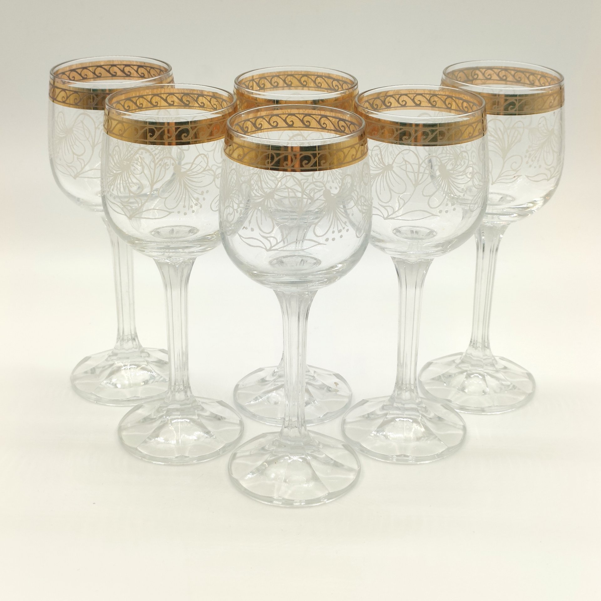 Набор из 6-ти бокалов для крепких напитков, украшенных цветочным орнаментом, стекло, золочение, деколь, Чехословакия, 1970-1990 гг.