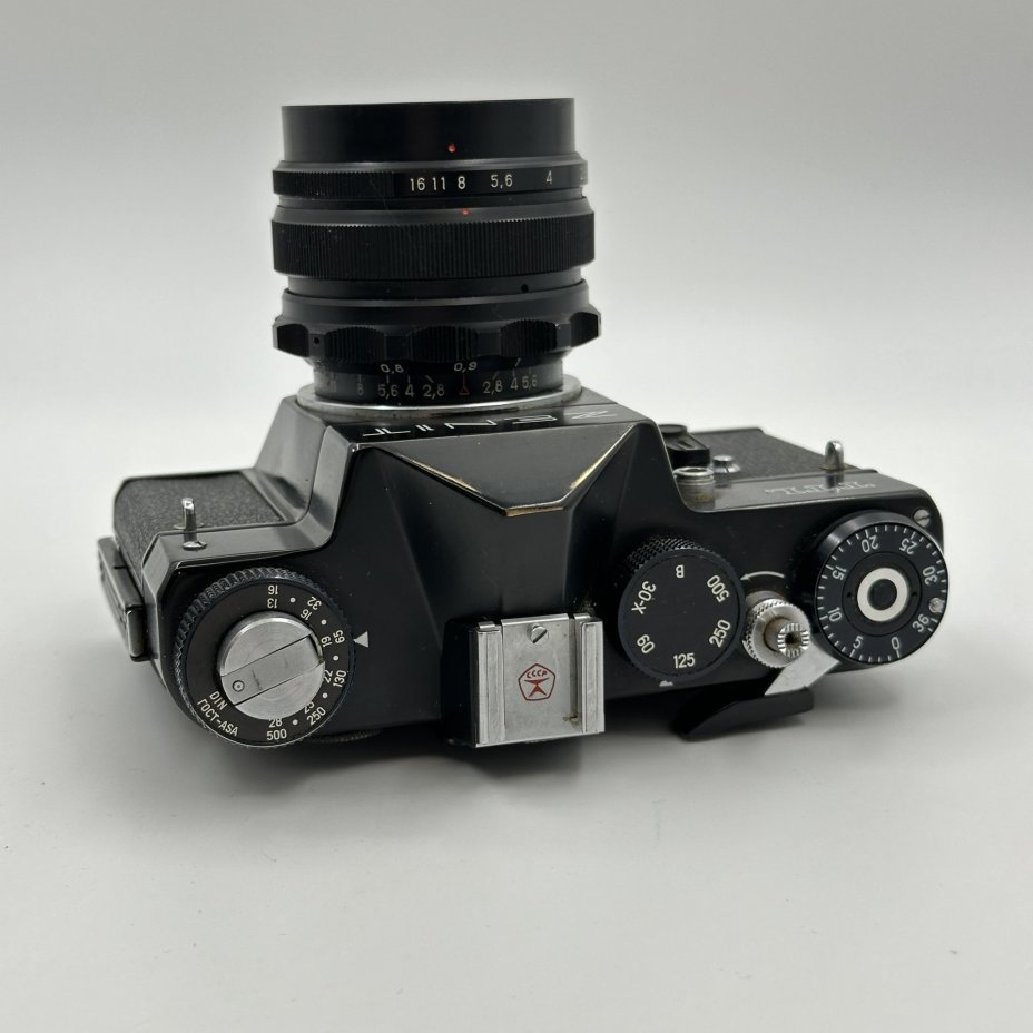 Фотоаппарат "Зенит-TTL" с объективом "МИР-1в" в оригинальном кофре, Красногорский механический завод (КМЗ)