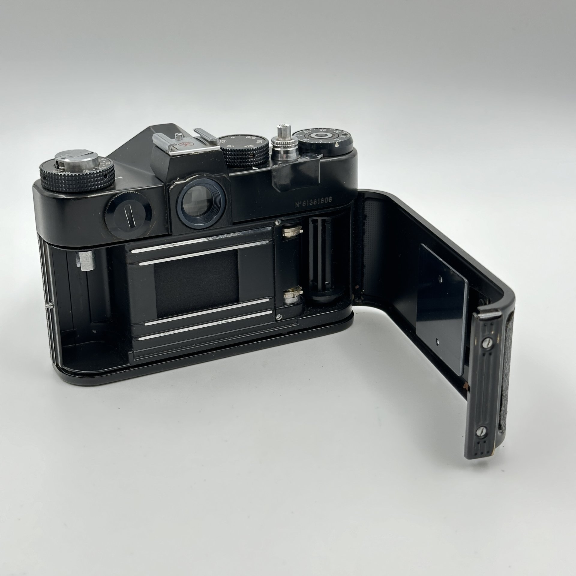 Фотоаппарат "Зенит-TTL" с объективом "МИР-1в" в оригинальном кофре, Красногорский механический завод (КМЗ)