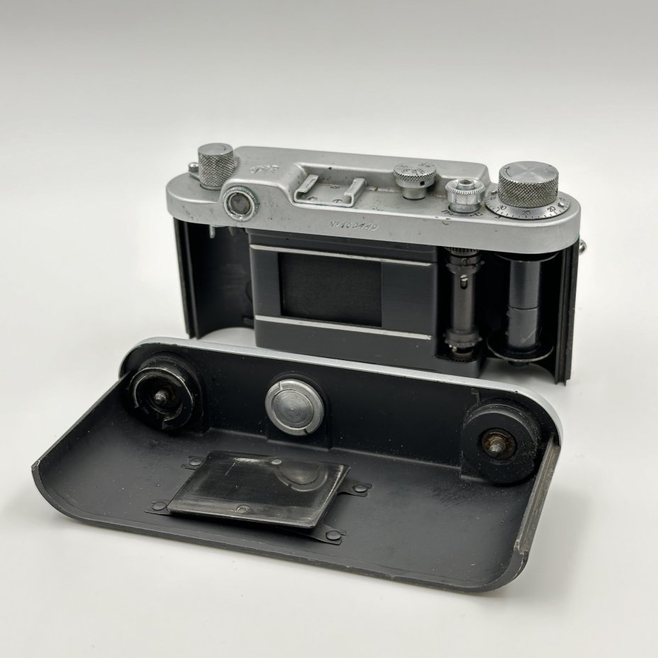 Фотоаппарат плёночный "ФЭД-2" в оригинальном кофре, Харьковский машиностроительный завод им. Дзержинского (ФЭД)