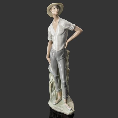 Статуэтка "Мужчина с серпом" ("Жнец"), фарфор, роспись, NAO Porcelain, Испания, 1970-1990 гг.