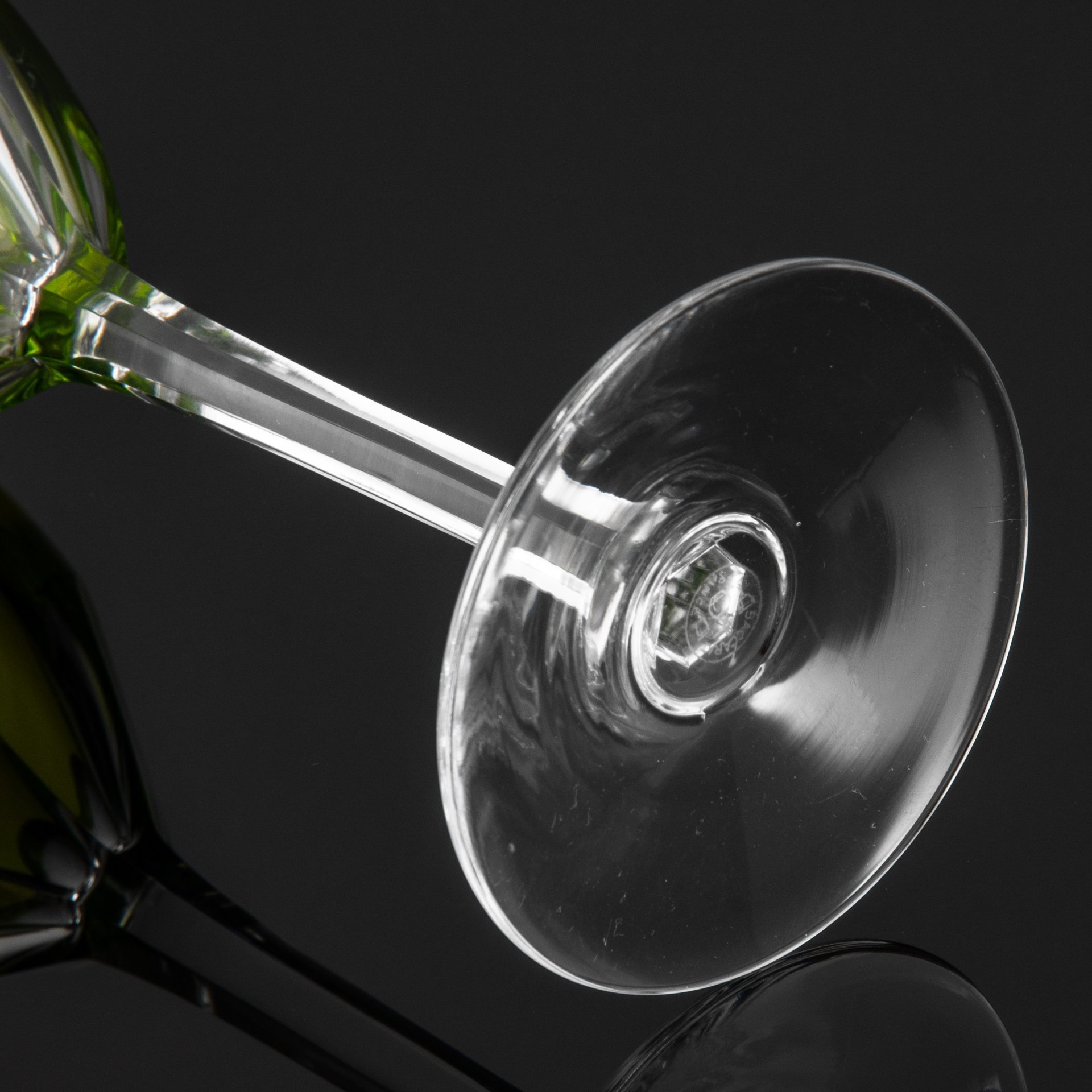 Бокал для вина зеленого оттенка из серии "Genova", хрусталь, надцвет, Baccarat, Франция, 1953-1994 гг.