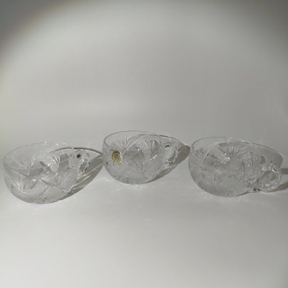 Набор из трех кружек с резным декором, хрусталь, алмазная грань, Чехословакия, 1970-1980 гг.