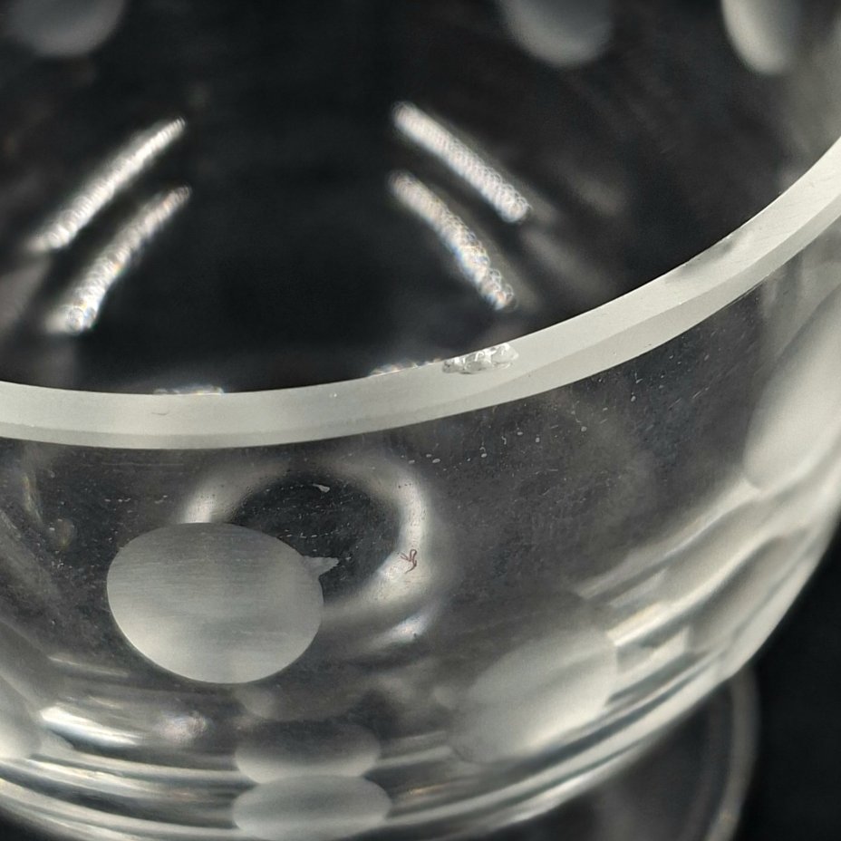 Набор из пяти рюмок с декором в виде ямок