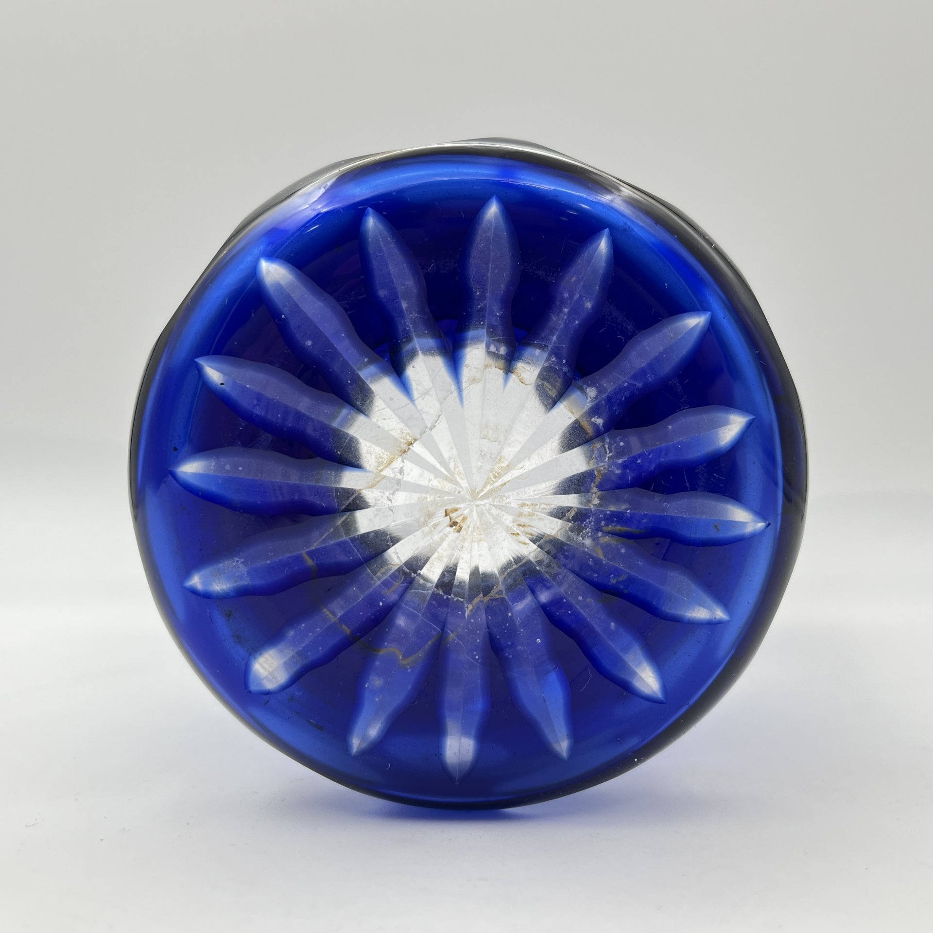 Ваза "Тюльпан" кобальтового оттенка