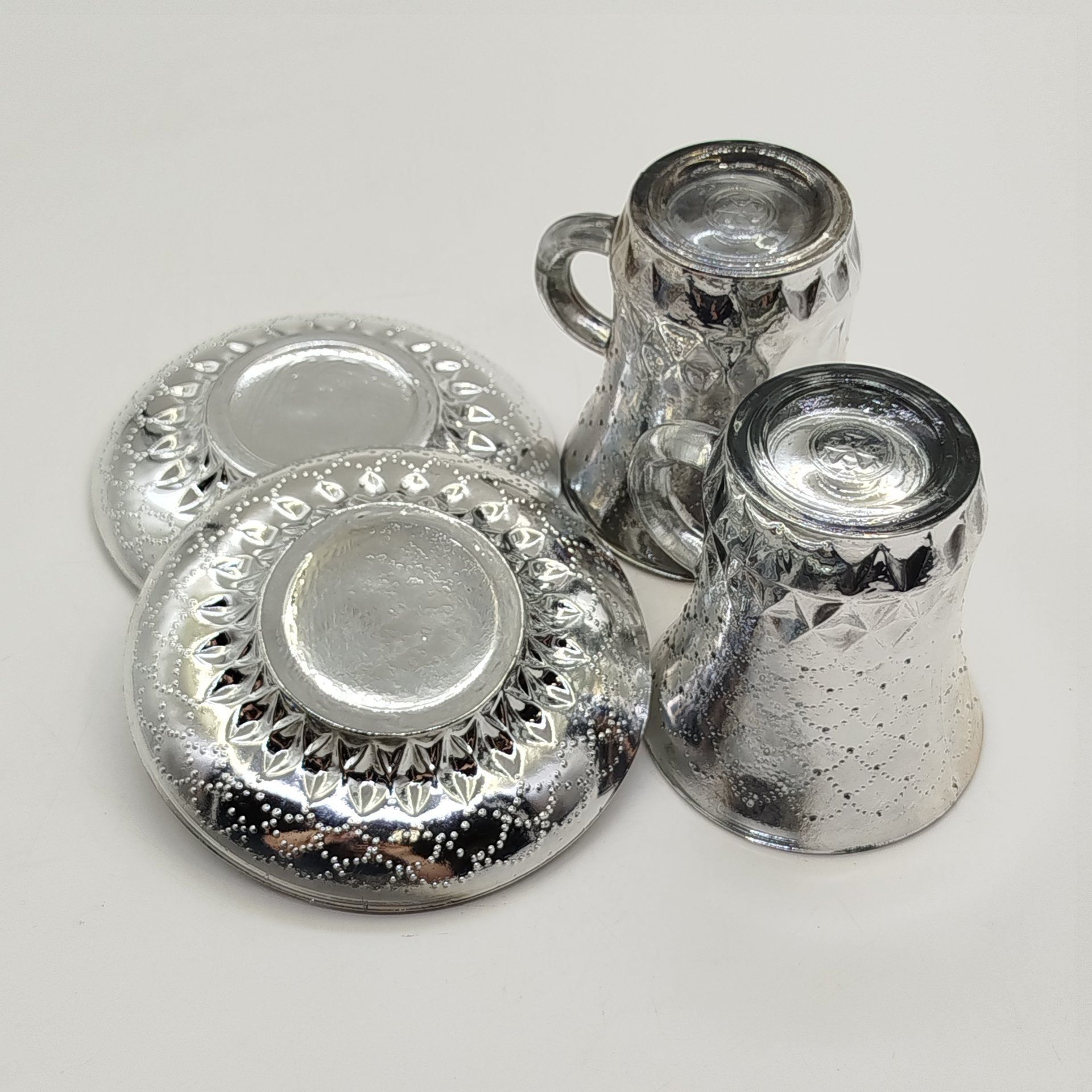 Набор 2-х кофейных пар с рельефным декором, стекло, крытье, серебрение, Уршельский стеклозавод имени 10-й годовщины Октября, СССР, 1973-1983 гг.