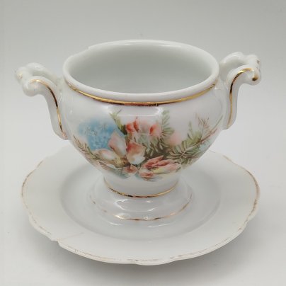 Молочник с нежным растительным декором