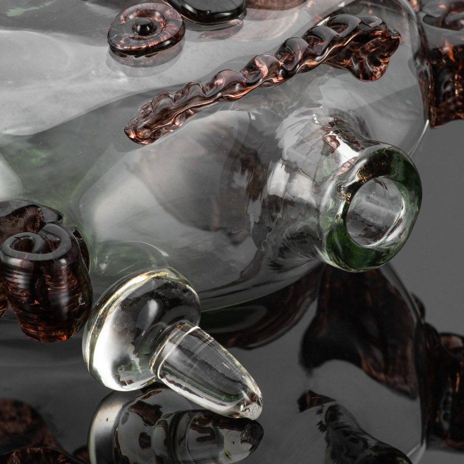 Штоф из серии "Маски", автор Черняк Франц Андреевич (1938-2025 гг.), стекло, гутная техника, Львовская керамико-скульптурная фабрика (ЛКСФ), СССР, 1970-1990 гг.