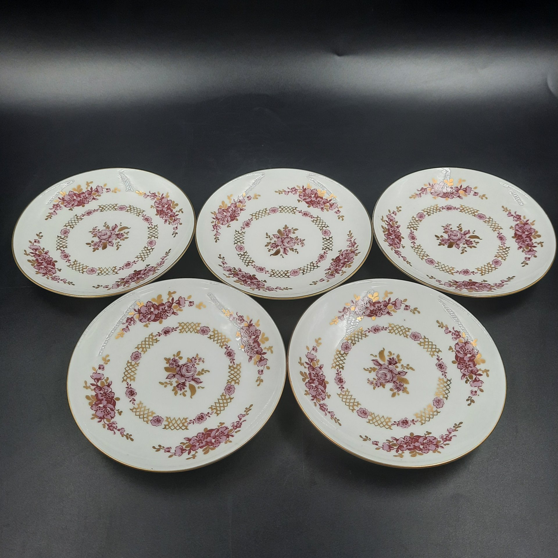 Набор из пяти розеток с цветочно-ажурным орнаментом, фарфор, деколь, золочение, Graf Von Henneberg Porzellan, 1777 Jlmenau, ГДР, 1977-1990 гг.